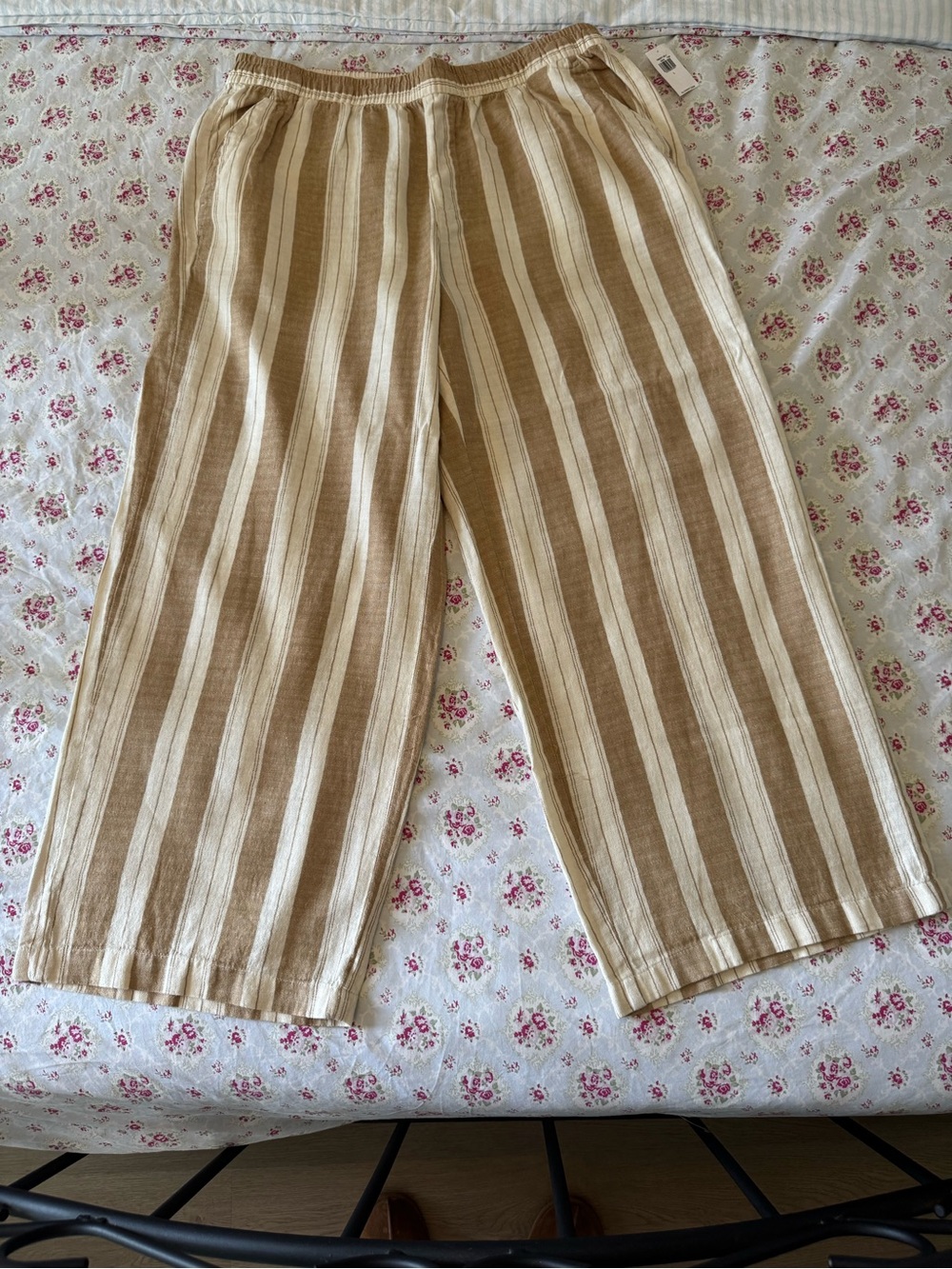 Old Navy Beige and Cream Striped Casual Pants NWT